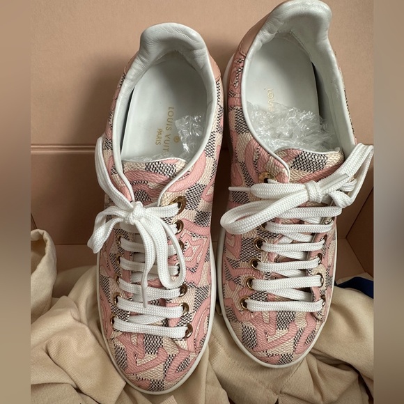 Louis Vuitton Pink Damier Front Row Line Sneakers. Size 34 EU/ 4W. - Picture 3 of 6